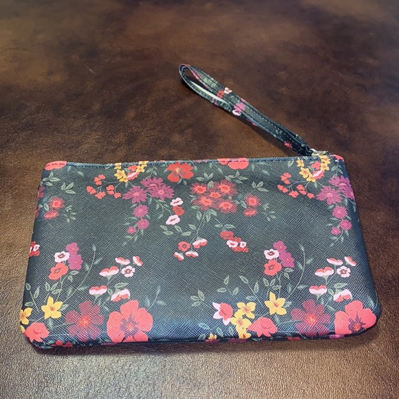 🍂Apt 9 Brand New floral wallet! - Picture 3 of 5